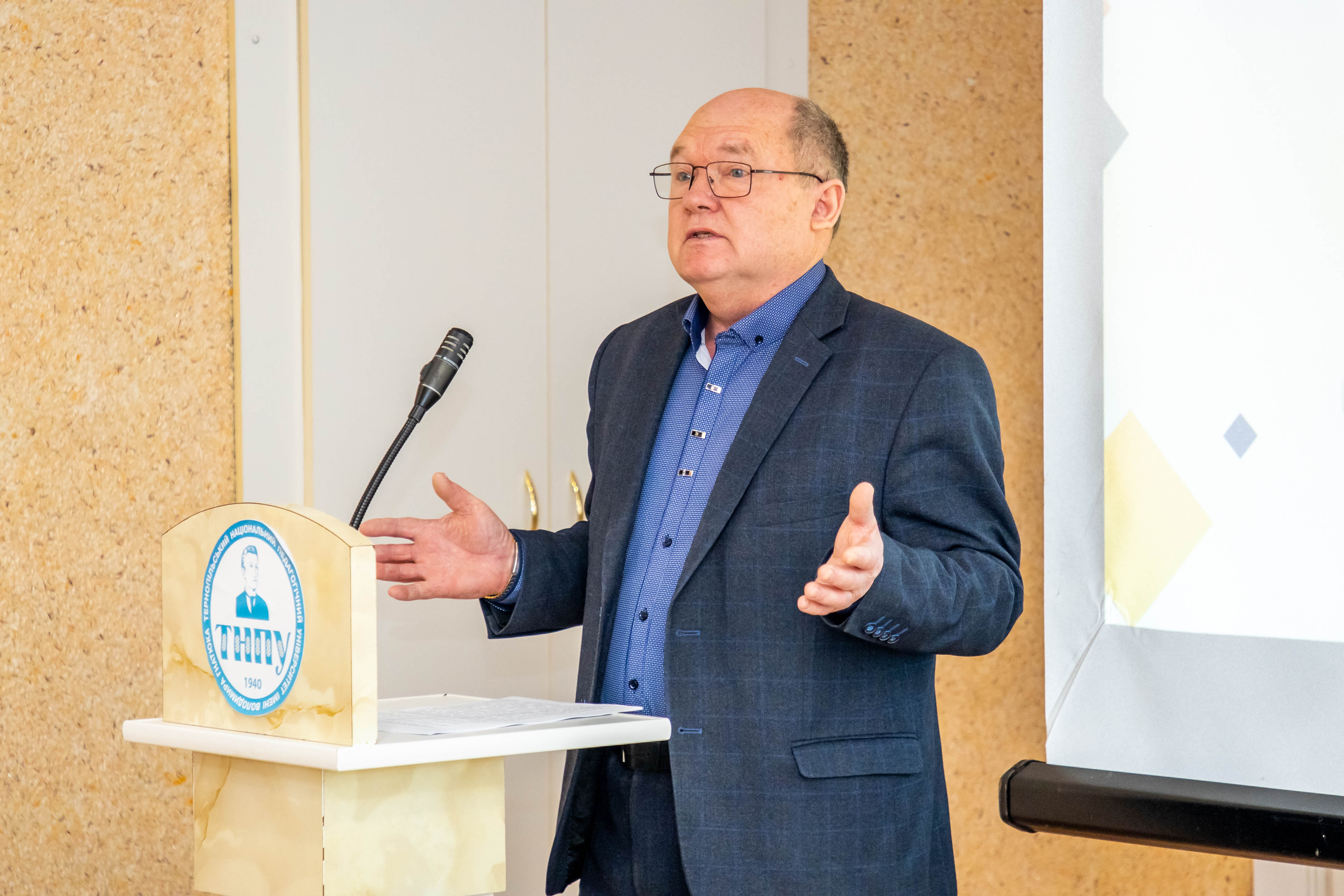 Говорить Зіновій Стельмащук